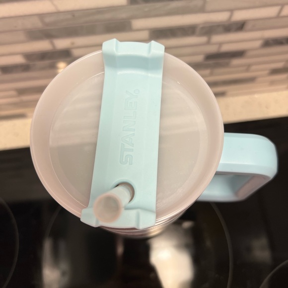 Stanley OG Aqua 40oz - Picture 3 of 3